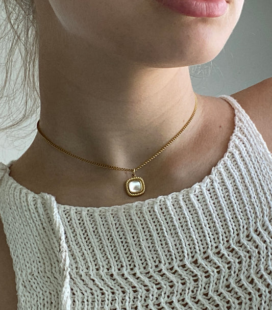 Collier Narcisse
